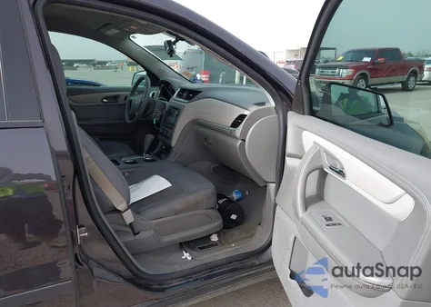 2015 Chevrolet Traverse Ls z USA, uszkodzony, nr VIN 1GNKRFEDXFJ219765